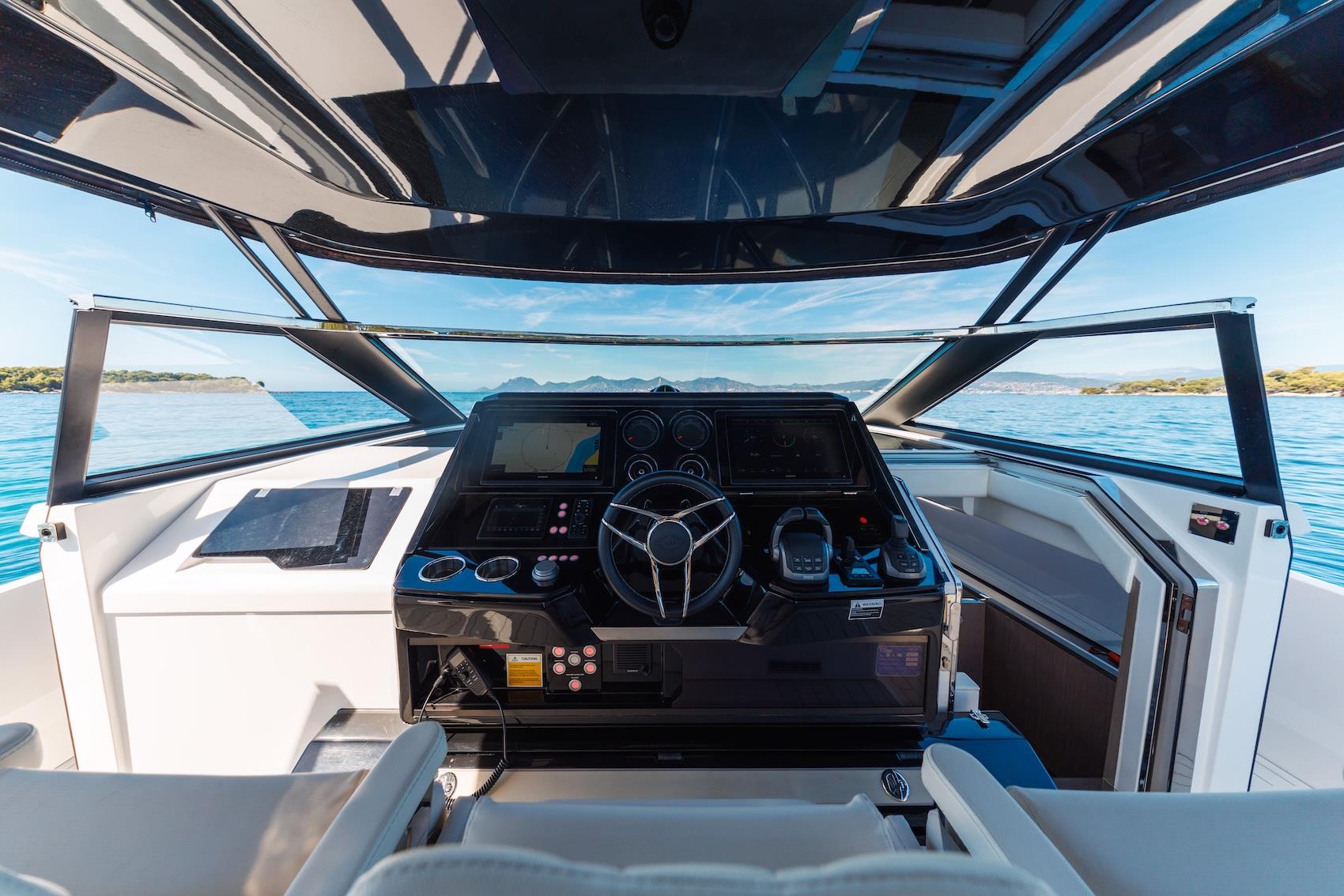 2023 SUNSEEKER 55 SUPERHAWK 